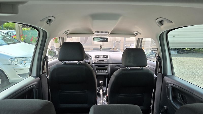 Škoda Roomster 1.4 16V FRESH 1MAJITEL - fotka 37 z 39