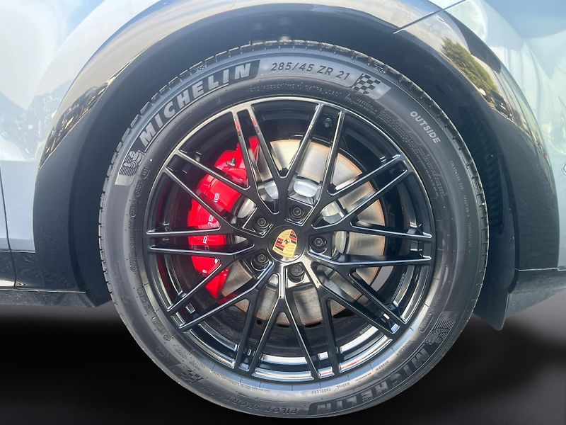 Porsche Cayenne GTS - fotka 14 z 28