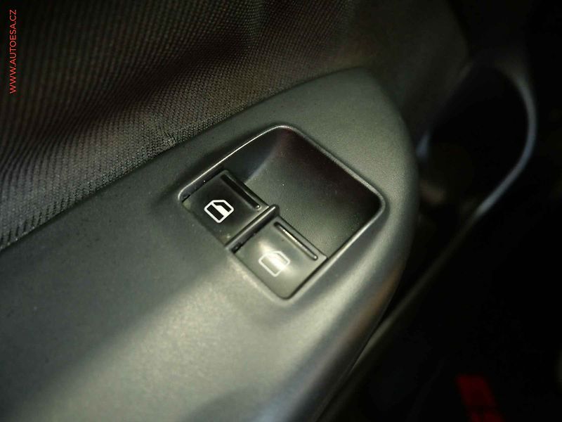 Škoda Octavia (2011) 1.6 TDi, ČR, AC, temp. STK7 - fotka 14 z 18
