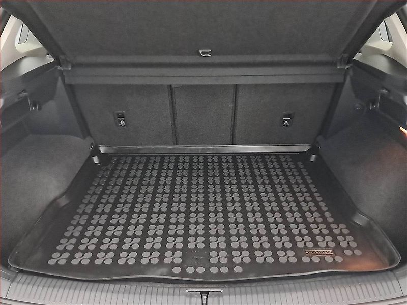 Volkswagen Tiguan (2018) 1.4 TSI, Navi, Park. senzory - fotka 14 z 16