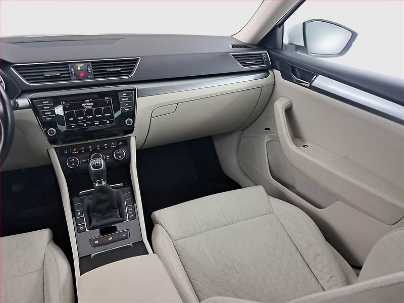 Škoda Superb (2016) Style 2.0 TDI, Serv.kniha - fotka 8 z 18