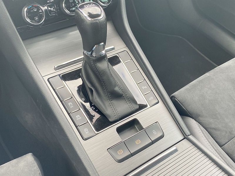 Škoda Superb (2020) 2.0 TDI DSG Style - fotka 18 z 32