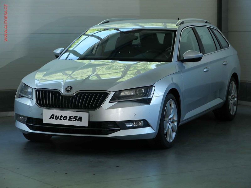 Škoda Superb (2015) 2.0 TDi, ČR, Style, DSG - fotka 3 z 21