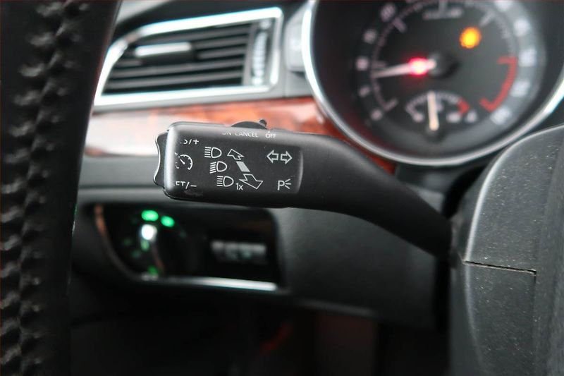 Škoda Superb (2012) 2.0 TDI, Automat, Tempomat - fotka 17 z 23