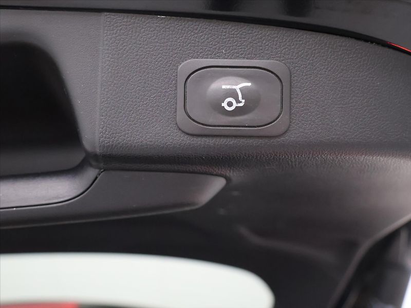 Ford Focus 2,0 TDCI 110kW Titanium LED - fotka 10 z 33