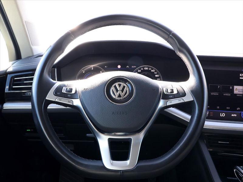 Volkswagen Touareg 3,0 TDI 210kW 4M LED DPH CZ - fotka 16 z 28