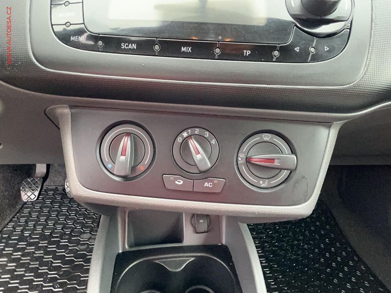 Seat Ibiza (2009) 1.2i, AC, temp - fotka 14 z 16