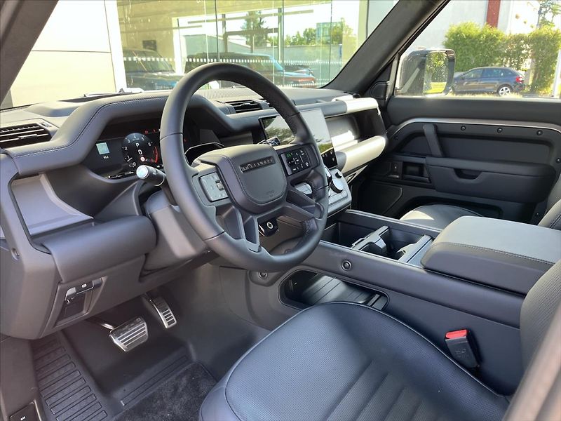 Land Rover Defender (2026) 4,4 110 OCTA P635 V8 AWD - fotka 8 z 21
