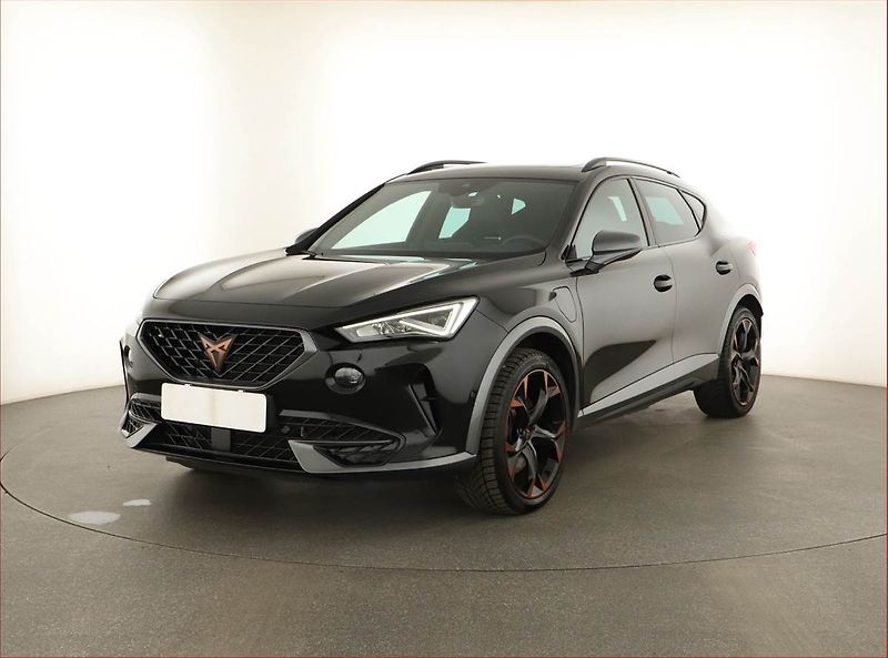 Cupra Formentor (2024) 1.4 e-Hybrid VZ - fotka 2 z 21