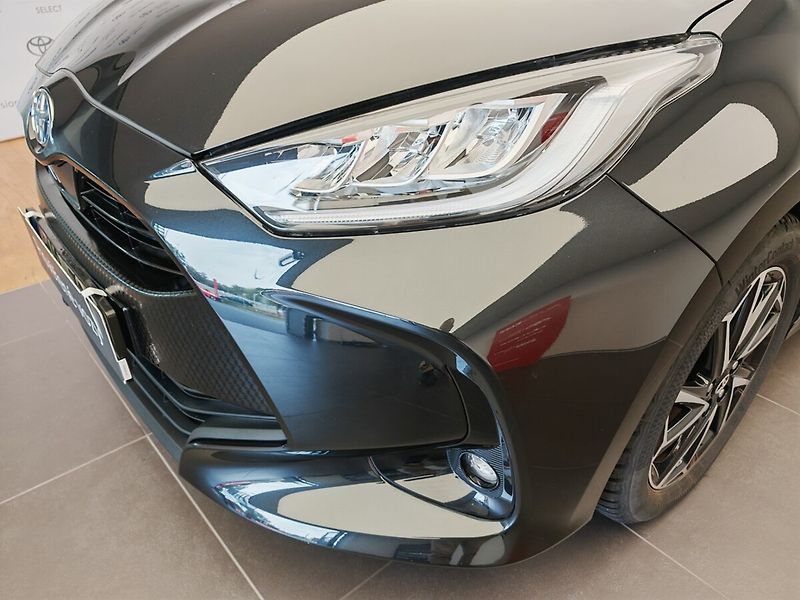 Toyota Yaris 1.5 Hybrid  Comfort Tech Style - fotka 7 z 39