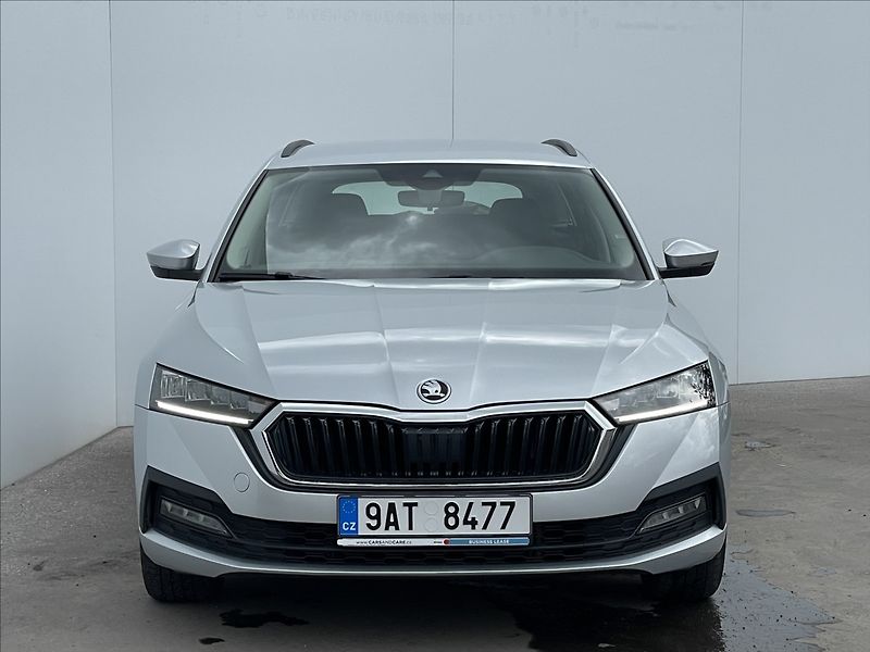 Škoda Octavia 2,0 TDI Combi Ambition Plus - fotka 22 z 23