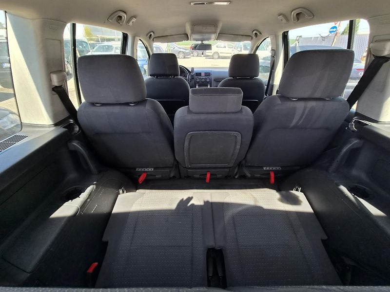 Volkswagen Touran (2005) 2,0 TSi 7 míst - fotka 8 z 10