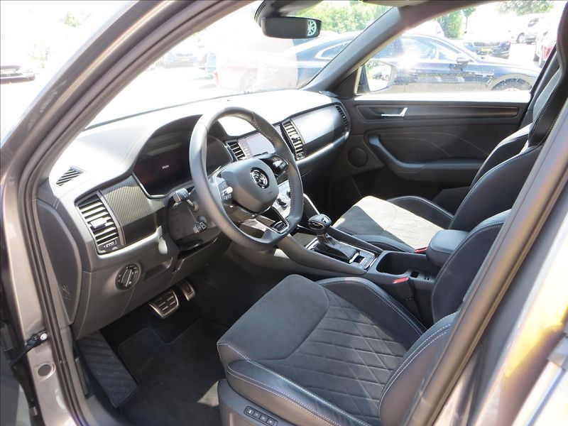 Škoda Kodiaq 2,0 TDI Sportline DSG Matrix - fotka 17 z 34