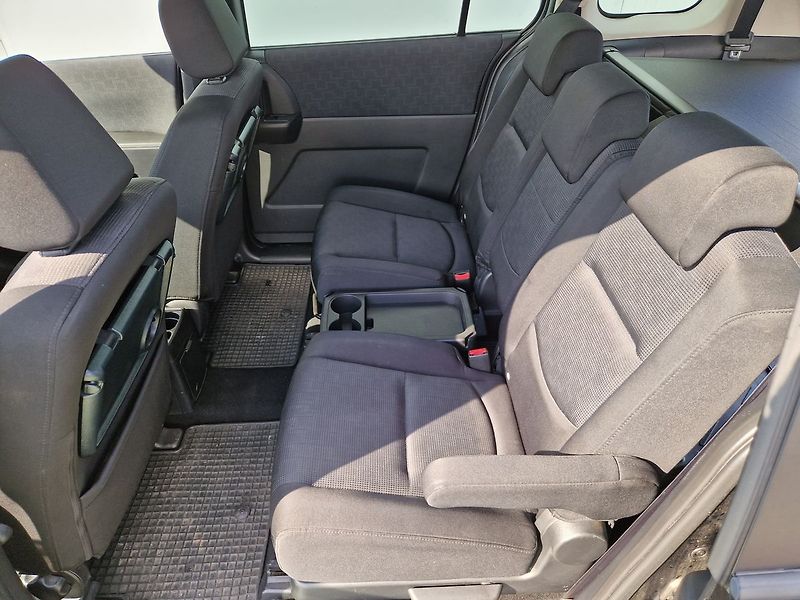 Mazda 5 2.0 - fotka 22 z 33