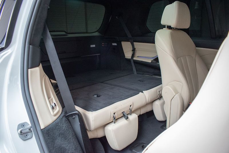 BMW X7 xD40d ///M*LASER*VZDUCH*HK*DPH - fotka 16 z 74