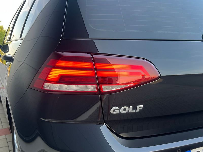 Volkswagen Golf 2.0 TDI-DSG-HIGHLINE - fotka 11 z 45