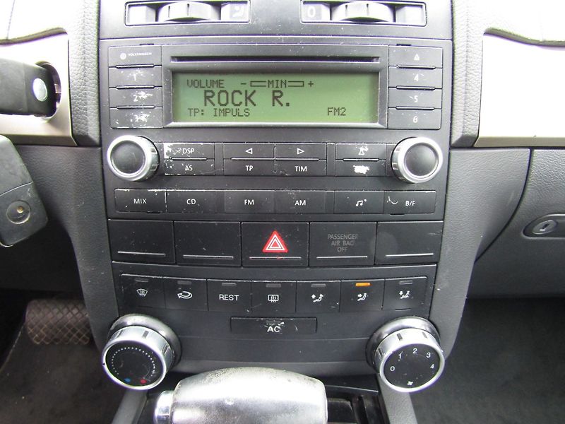 Volkswagen Touareg (2004) 2.5 TDI 128kW AUTOMAT - fotka 32 z 35