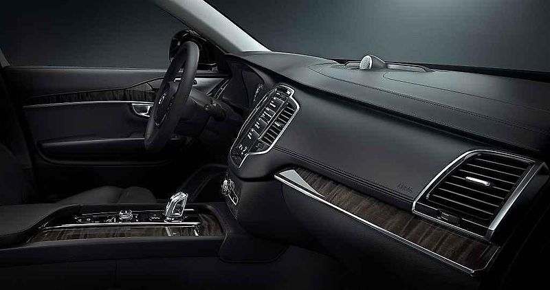 Volvo XC90.