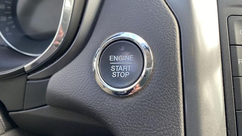 Ford Mondeo (2015) 1,5 Ecoboost 160k - fotka 17 z 18