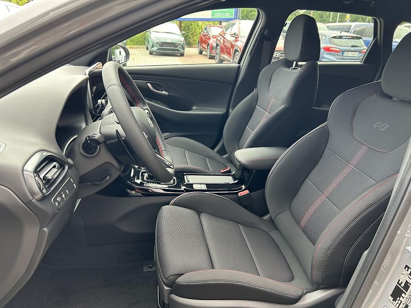 Hyundai i30 WG 26 1,6 T-GDI DCT N LINE - fotka 14 z 29