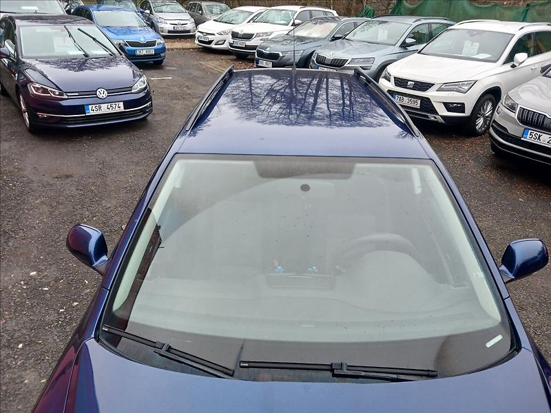 Škoda Octavia 1,6   TDI KOMBI 77KW AMBITION - fotka 8 z 20