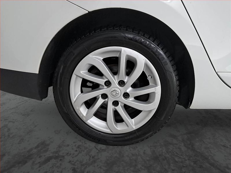 Renault Mégane (2015) Limited 1.5 dCi, Serv.kniha - fotka 14 z 16
