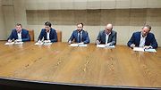Signatáři memoranda o rozvoji elektromobility - zástupci Škoda Auto, hlavního města Prahy a Pražské energetiky.