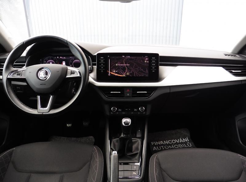 Škoda Scala 1.0 TSi Style Navi - fotka 10 z 16