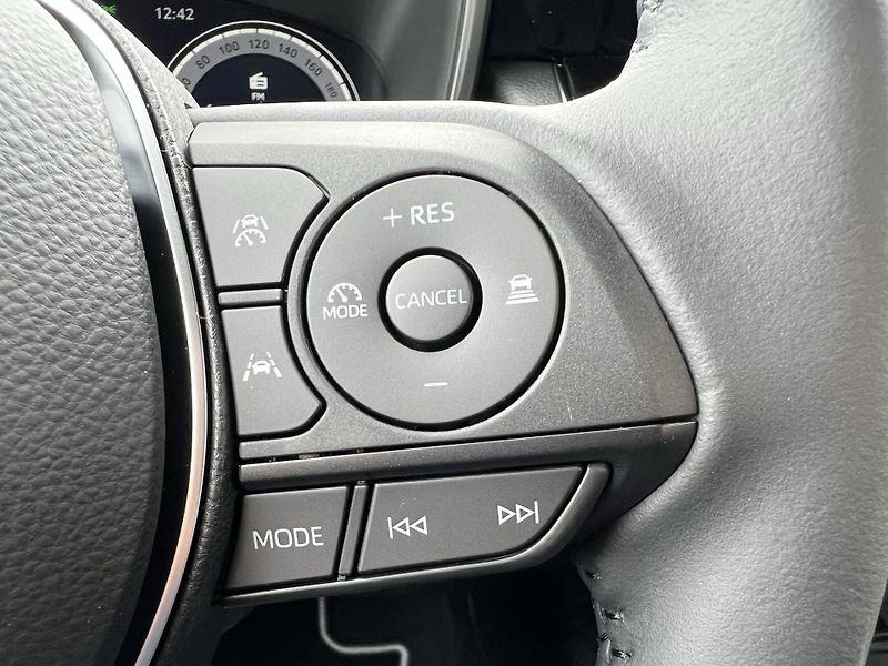 Toyota Corolla (2024) TS 1.8 HEV STYLE - fotka 8 z 18