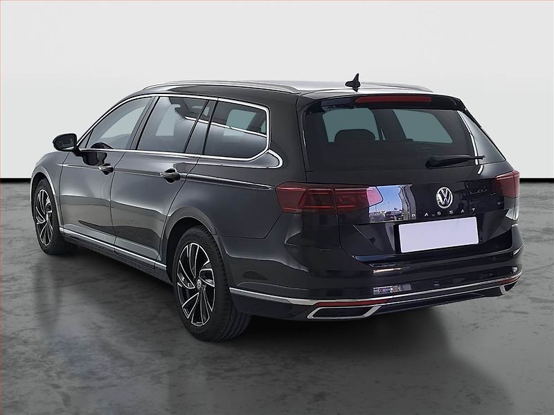 Volkswagen Passat (2020) Elegance 2.0 TDI - fotka 4 z 17