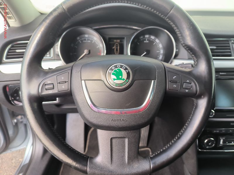 Škoda Superb (2008) 3.6 FSi 4x4, Elegance, AT - fotka 17 z 22
