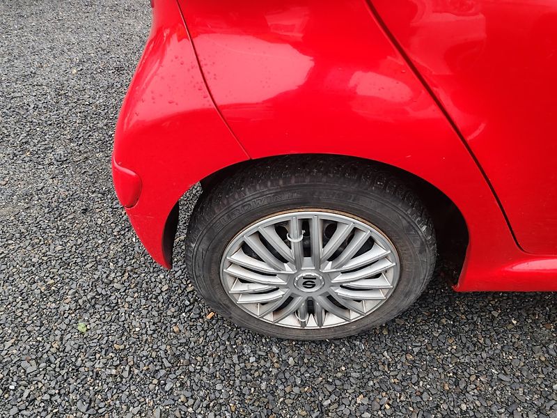 Toyota Aygo 1.0  - fotka 18 z 20