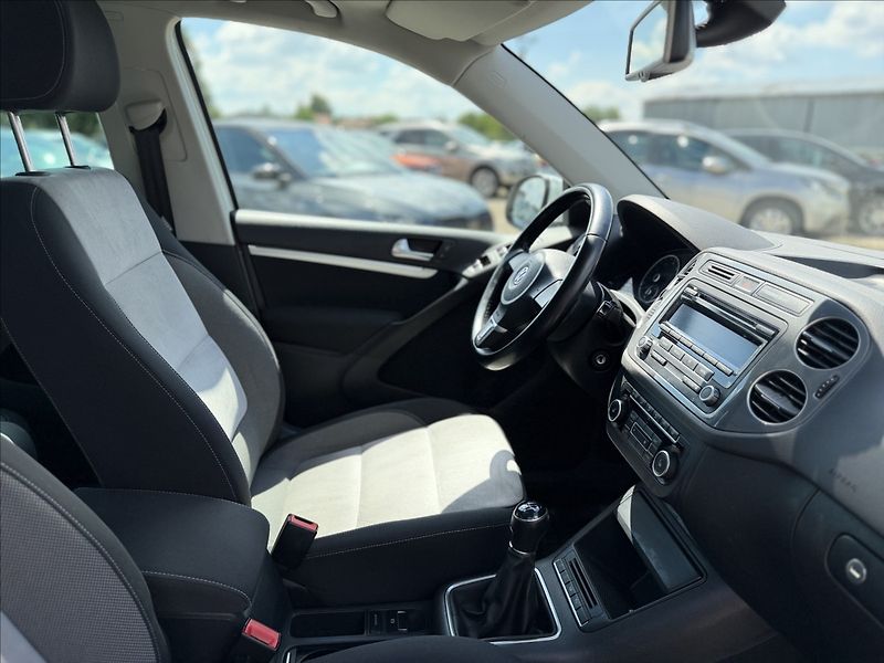 Volkswagen Tiguan 1,4 TSI PANORAMA, LED, BIXENON - fotka 32 z 36
