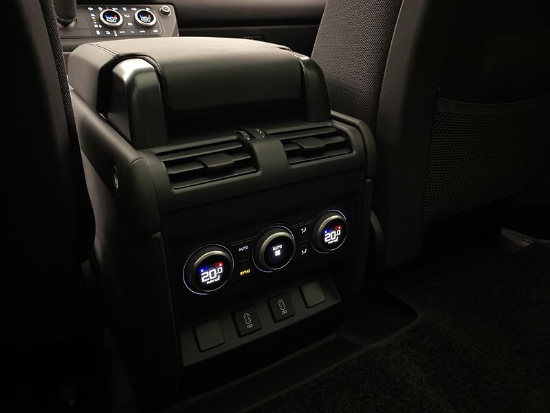 Land Rover Defender (2026) 90 V8 EDITION P525 REZERVACE - fotka 54 z 70