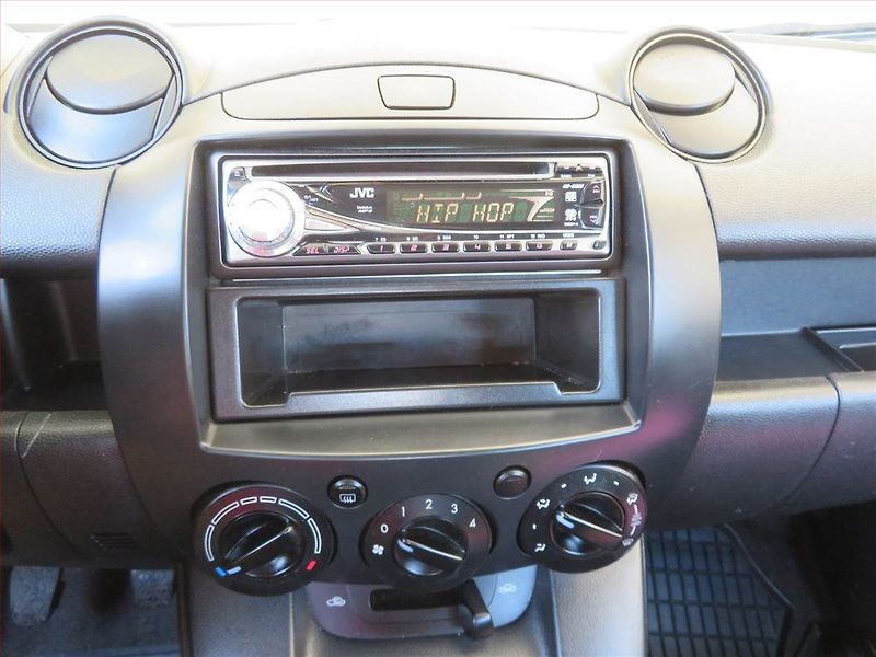 Mazda 2 (2008) 1.4 i, nová STK - fotka 12 z 13