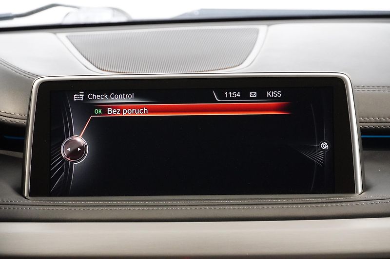 BMW X6 Xdrive30d,ČR,HUD,360,dověry - fotka 33 z 37