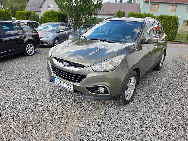 Hyundai ix35 (2012) 2.0 CRDi 4WD - fotka 9 z 34