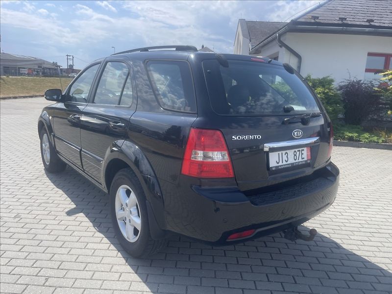 Kia Sorento 2,5 CRDi 125kw Automat Tažné - fotka 32 z 35