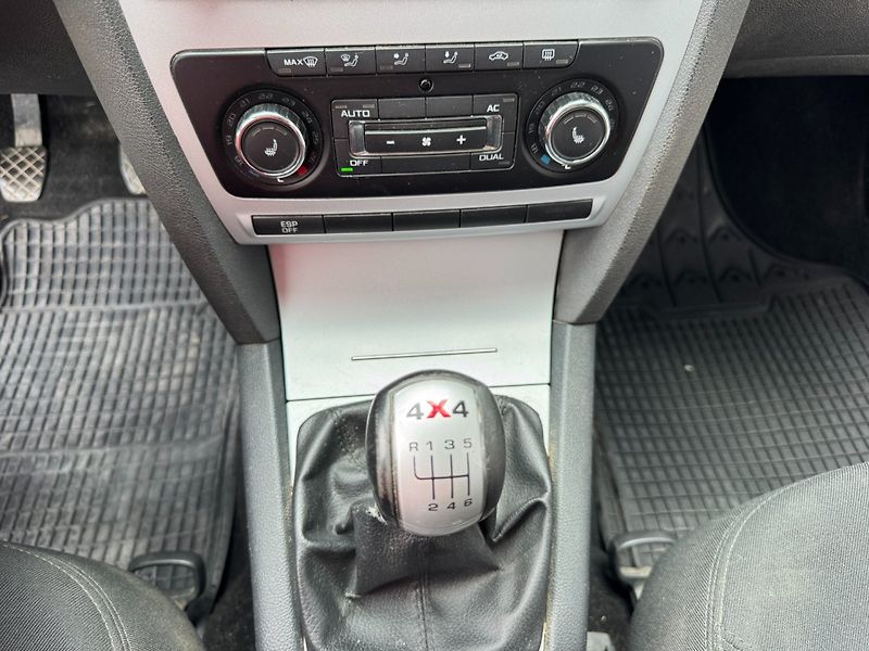 Škoda Octavia (2008) 2.0 TDi 4x4 Scout - fotka 20 z 25