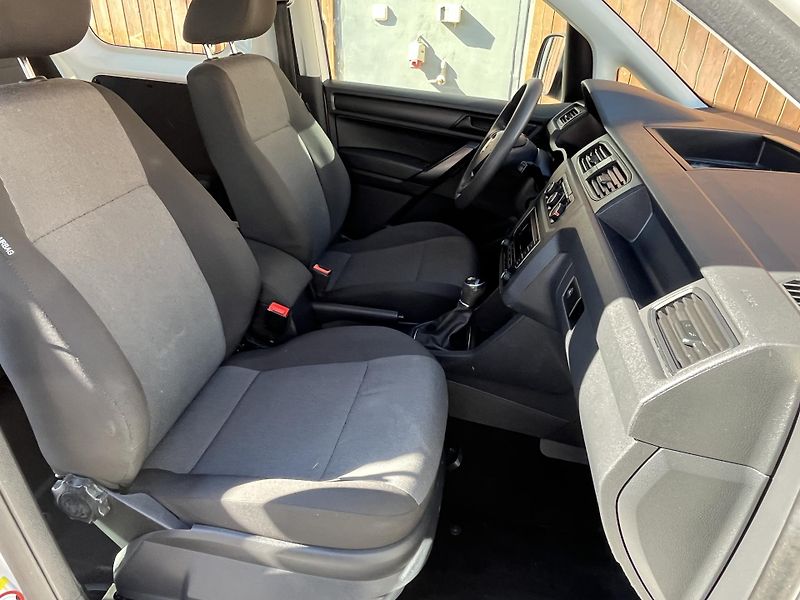 Volkswagen Caddy (2018) MAXI 2,0TDi 150k 6rychlost RZV - fotka 17 z 20