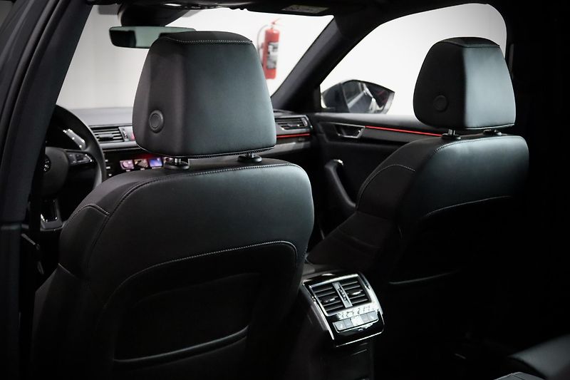 Škoda Superb 3 FL 2.0 TSI 140 kW DSG L&K  - fotka 24 z 52
