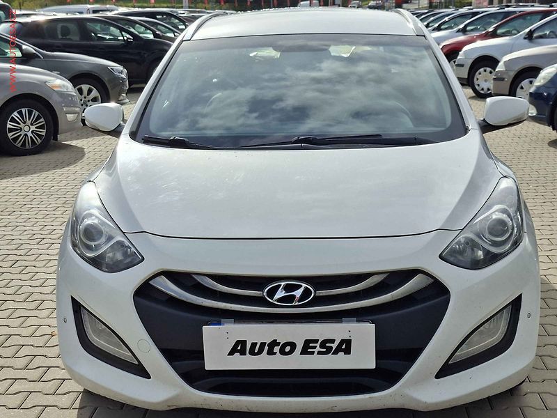 Hyundai i30 (2014) 1.6 CRDi, ČR, servis.kniha - fotka 2 z 19