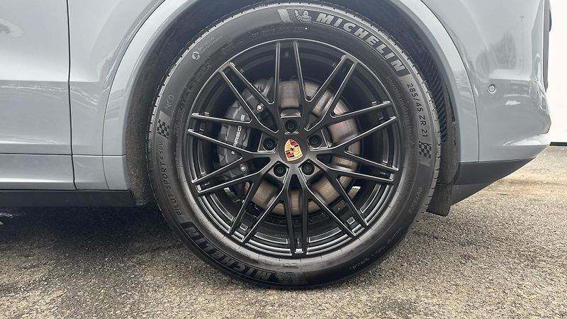 Porsche Cayenne (2026) E-Hybrid - fotka 10 z 30