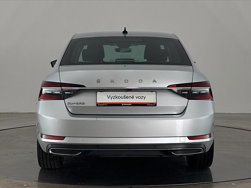 Škoda Superb L&K DSG - fotka 17 z 29