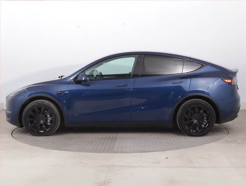 Tesla Model Y (2022) Long Range AWD 79kWh, SoH 90% - fotka 3 z 21