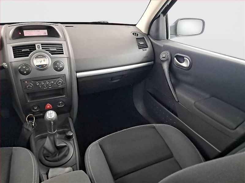 Renault Mégane (2009) Confort 1.6 16V, Klima - fotka 8 z 16