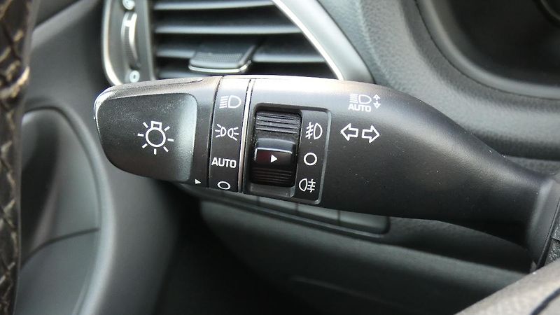Hyundai i30 Kombi 1,0 T-GDI Trikolor - fotka 11 z 24