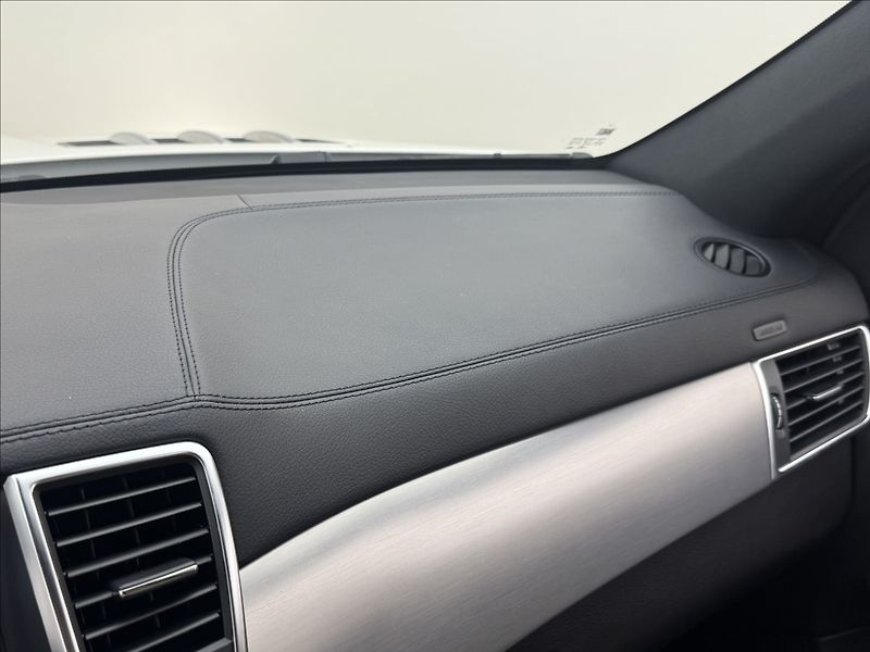 Mercedes-Benz GL 3,0 DPH AMG 4X4 NZTOP 360° TZ - fotka 30 z 48