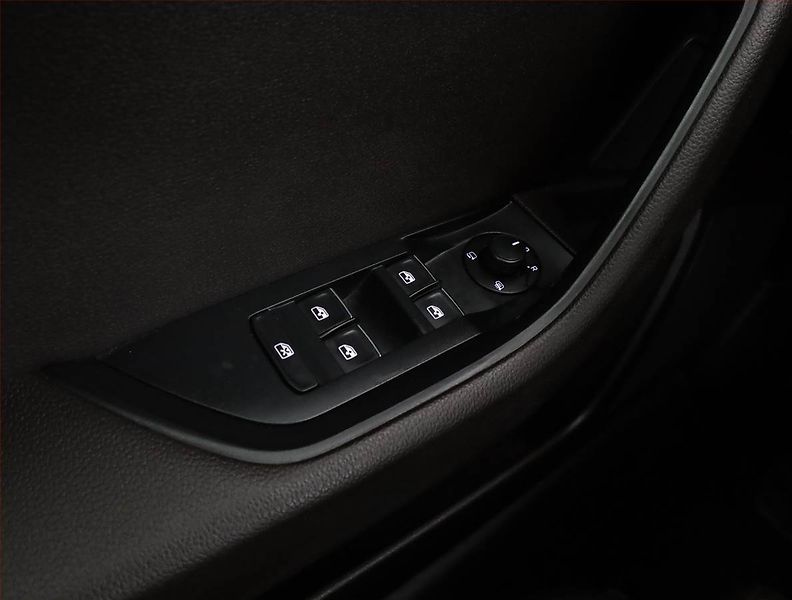 Škoda Superb (2016) Laurin&Klement 2.0 TDI 4x4 - fotka 16 z 17