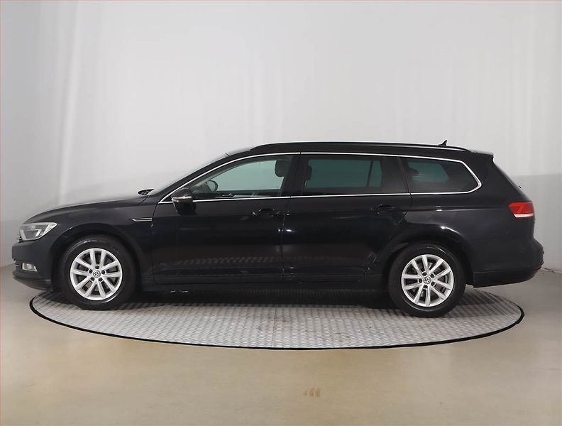 Volkswagen Passat (2015) 2.0 TDI, Navi, Tempomat - fotka 3 z 23